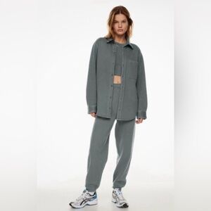 Aritzia TNA Cozy AF Fleece Boyfriend Button up, Size 2
